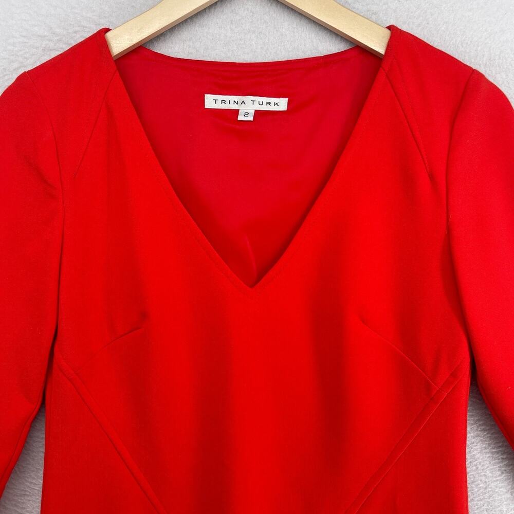 TRINA TURK Dress 2 Silvia Sheath Mini Crepe V-Neck Slit 3/4 Sleeve Red - Picture 4 of 14